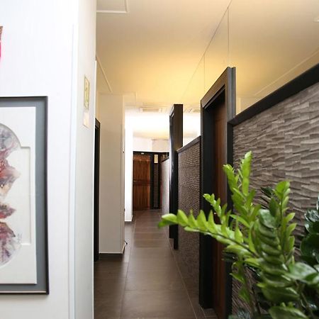 Boutique Hotel Piazza Carita เนเปิลส์ ภายนอก รูปภาพ