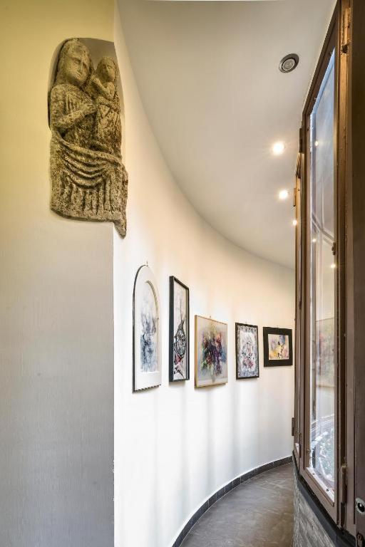 Boutique Hotel Piazza Carita เนเปิลส์ ภายนอก รูปภาพ