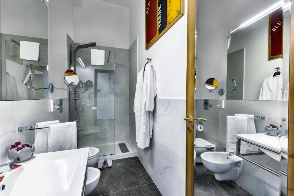 Boutique Hotel Piazza Carita เนเปิลส์ ภายนอก รูปภาพ