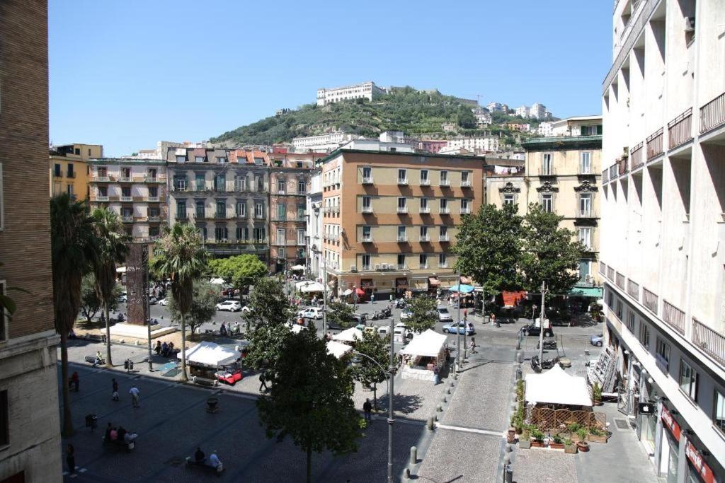 Boutique Hotel Piazza Carita เนเปิลส์ ภายนอก รูปภาพ