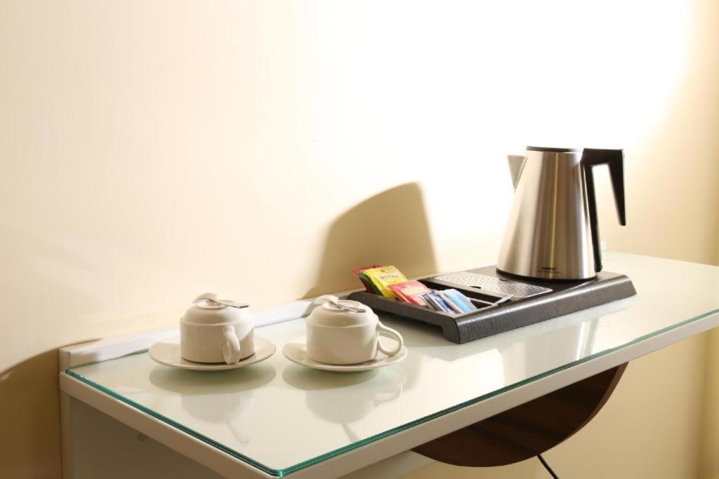 Boutique Hotel Piazza Carita เนเปิลส์ ภายนอก รูปภาพ