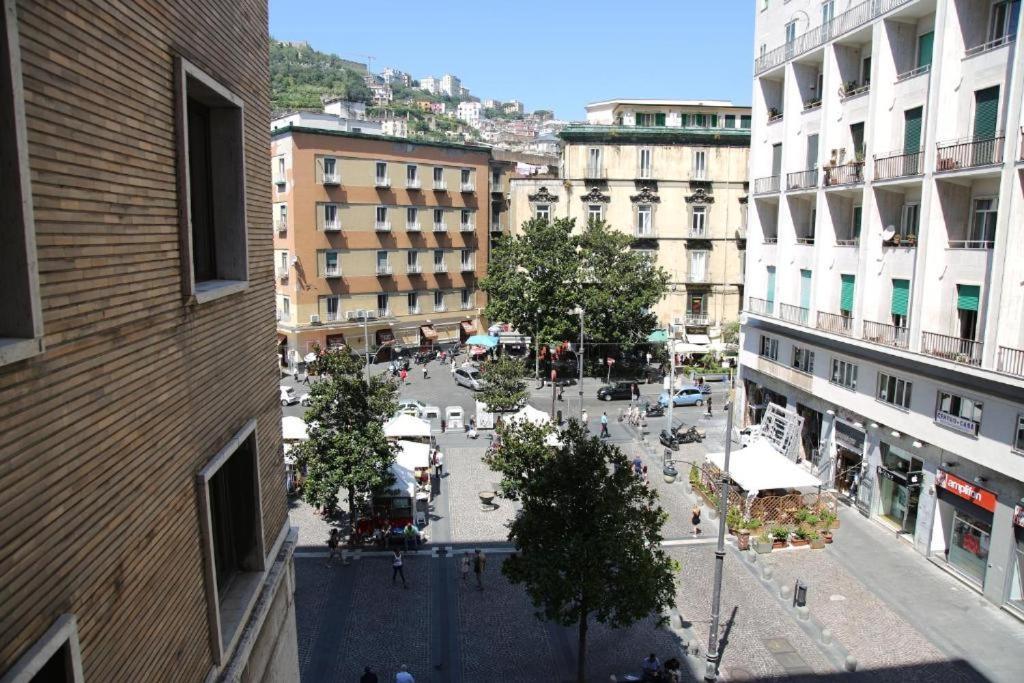 Boutique Hotel Piazza Carita เนเปิลส์ ภายนอก รูปภาพ
